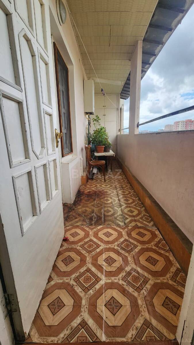 5 otaqlı Köhnə tikili, Qaraçuxur q., Bakı