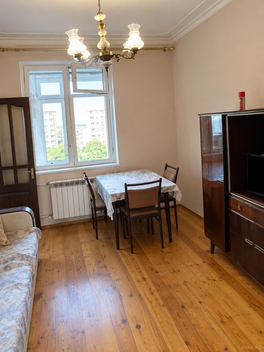 2 otaqlı Köhnə tikili, Memar Əcəmi m., Bakı