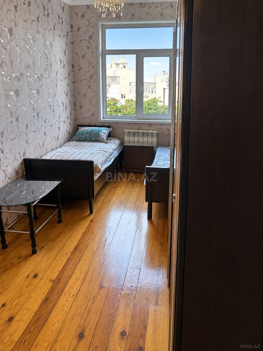 2 otaqlı Köhnə tikili, Memar Əcəmi m., Bakı