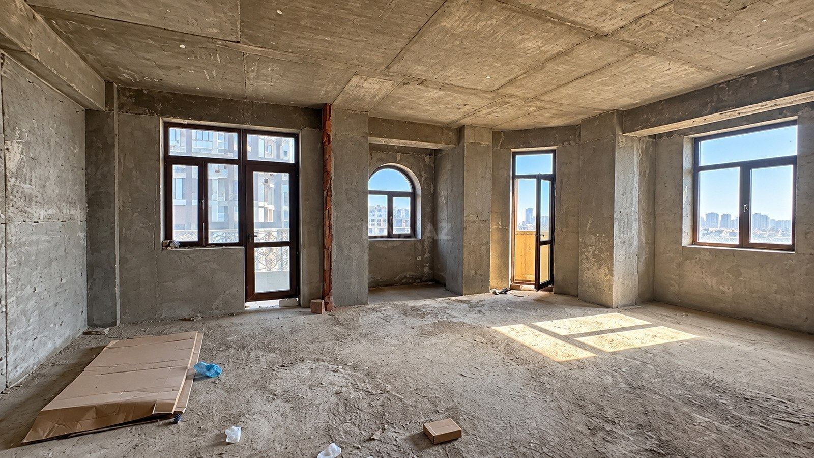 4 otaqlı Yeni tikili, Koroğlu m., Bakı