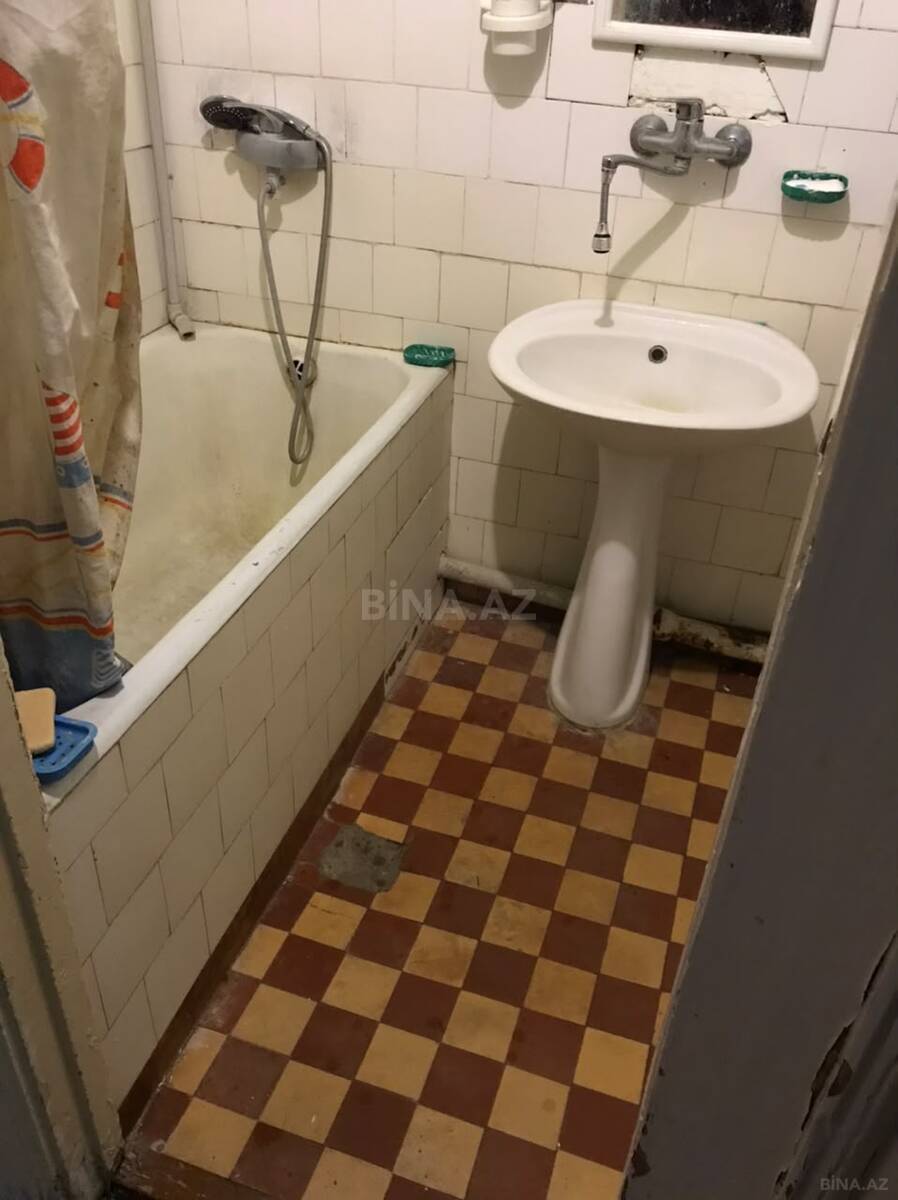 3 otaqlı Köhnə tikili, Neftçilər m., Bakı