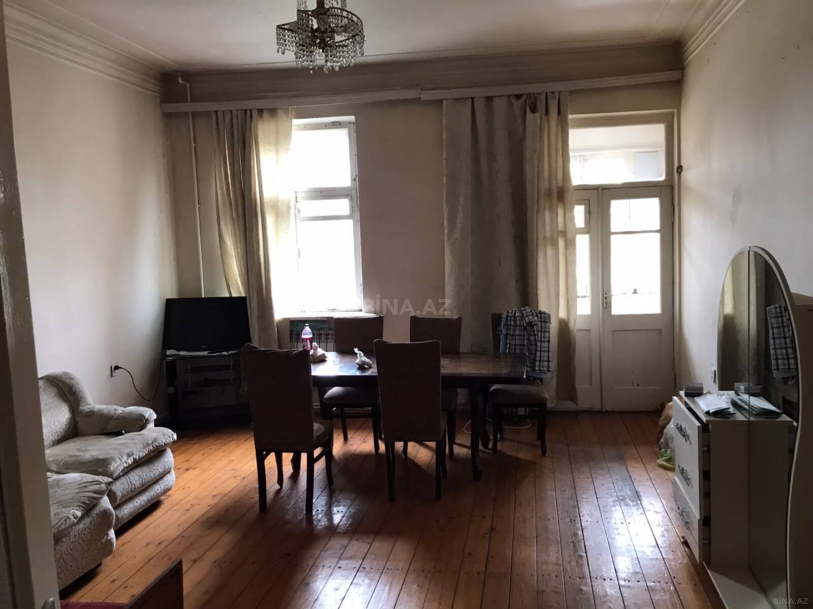 3 otaqlı Köhnə tikili, Neftçilər m., Bakı