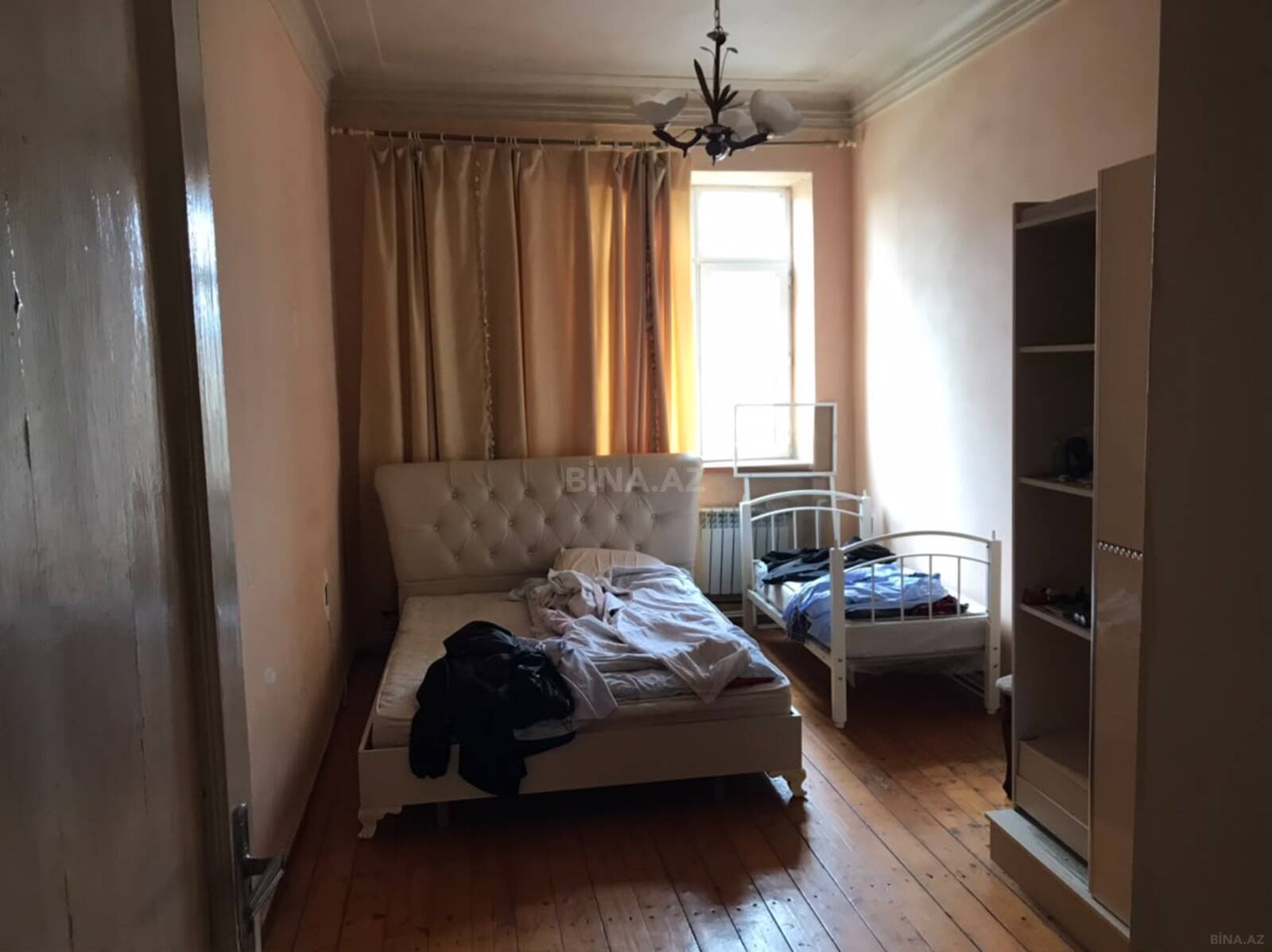 3 otaqlı Köhnə tikili, Neftçilər m., Bakı