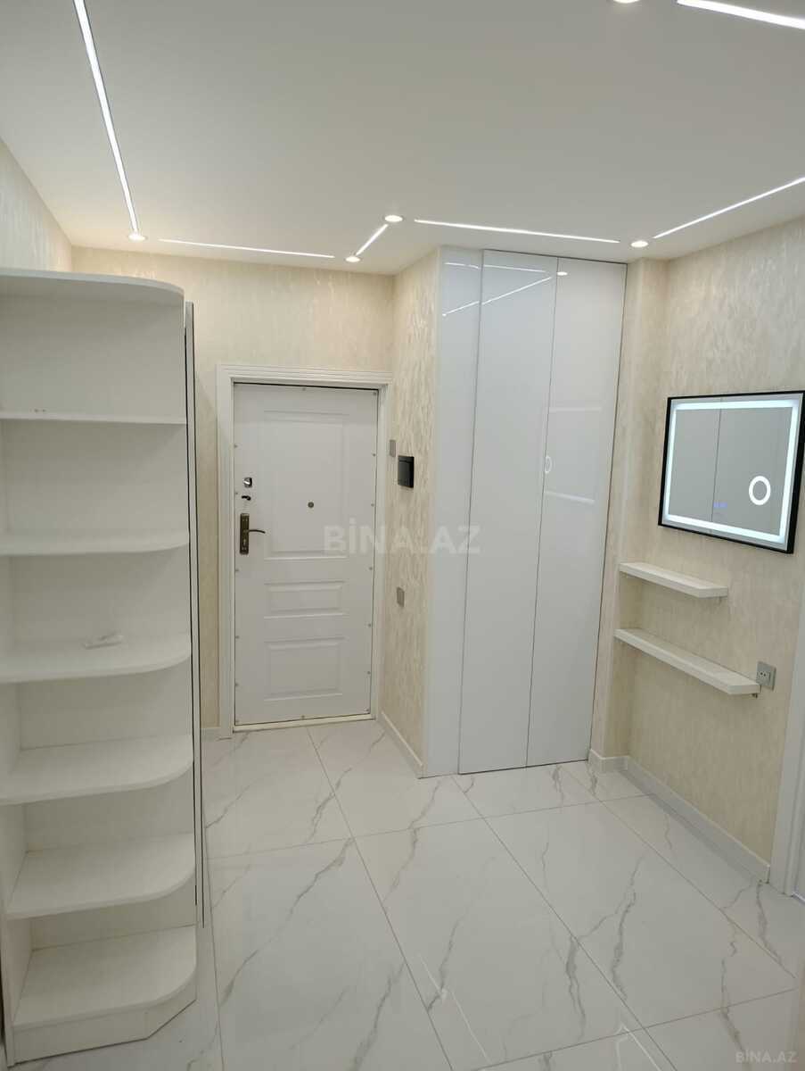 3 otaqlı Köhnə tikili, Neftçilər m., Bakı