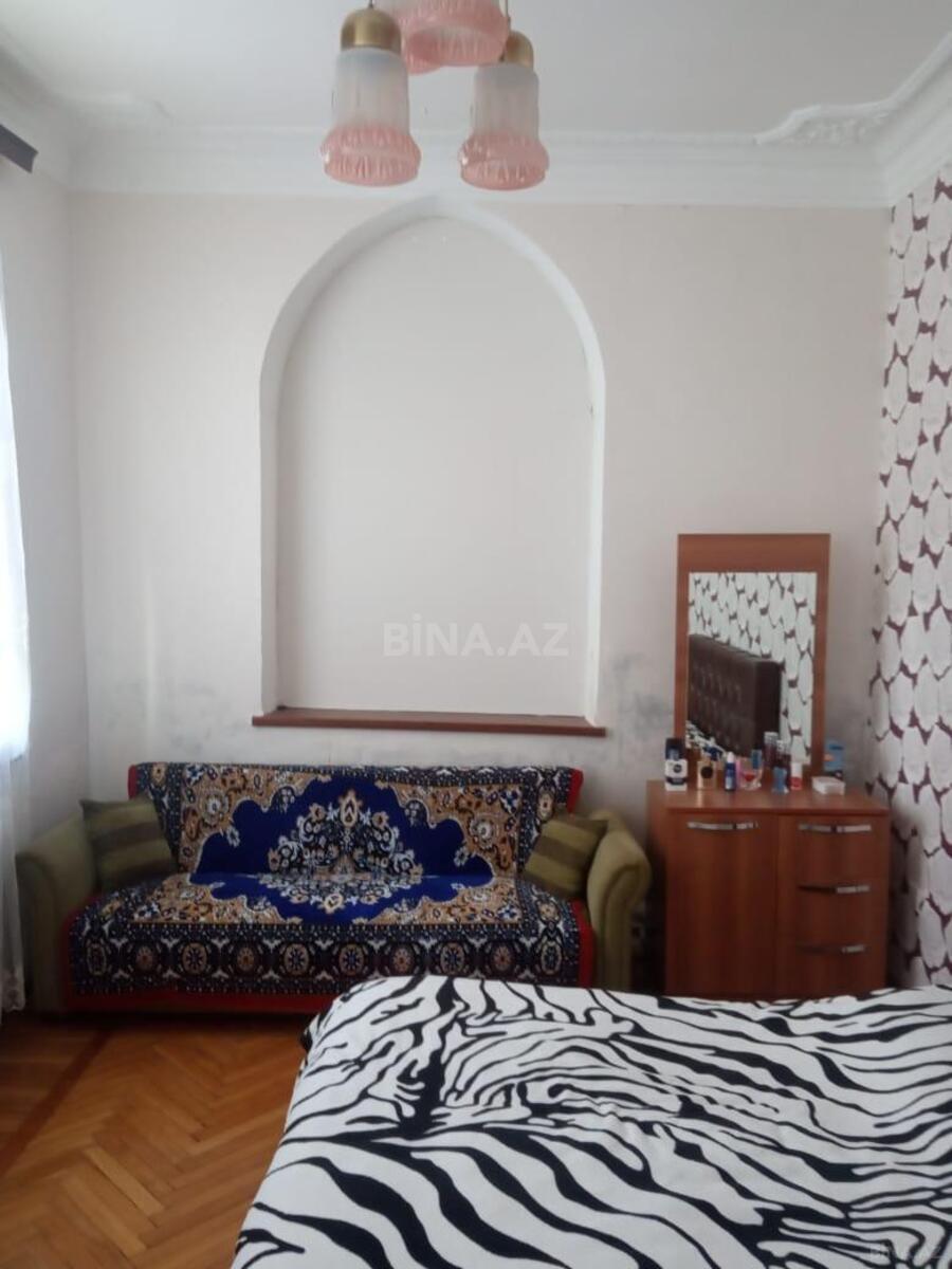 2 otaqlı Köhnə tikili, Nizami m., Bakı