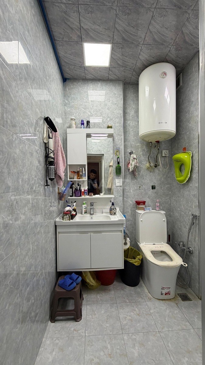 1 otaqlı Köhnə tikili, Memar Əcəmi m., Bakı