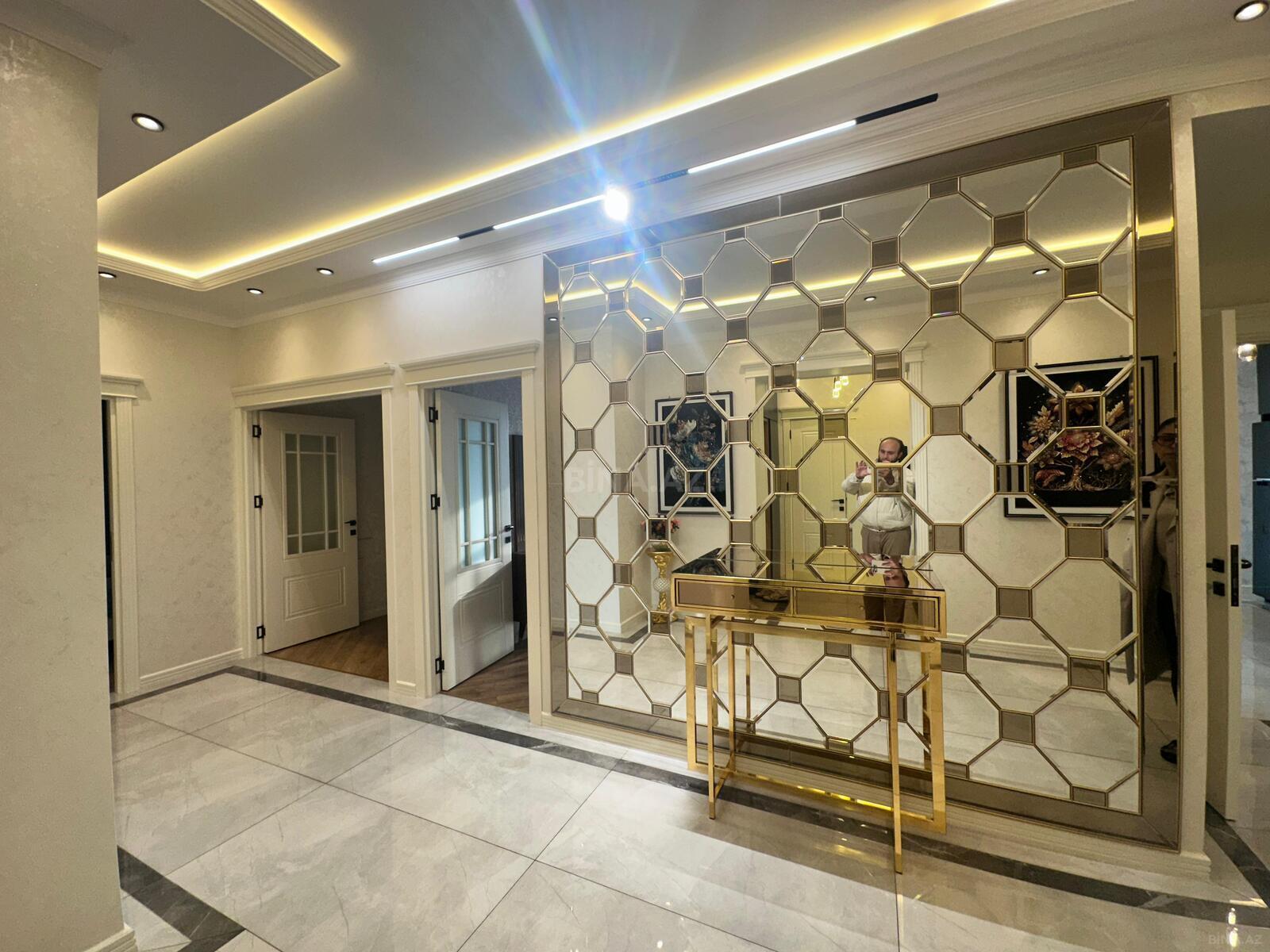 3 otaqlı Yeni tikili, 8 Noyabr m., Bakı