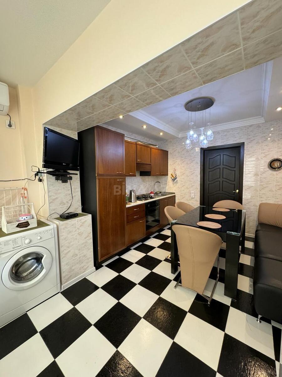 2 otaqlı Köhnə tikili, 28 May m., Bakı