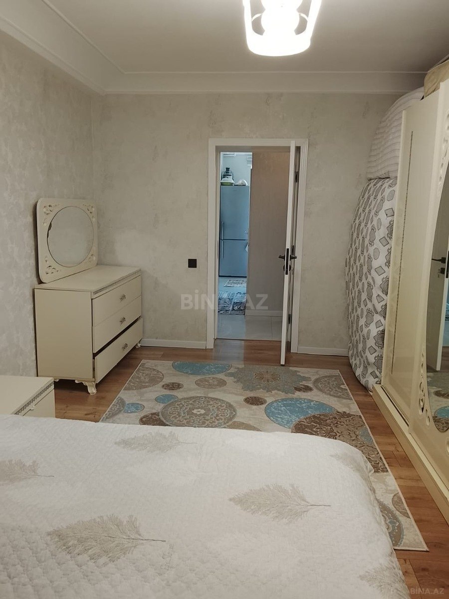 3 otaqlı Köhnə tikili, Neftçilər m., Bakı