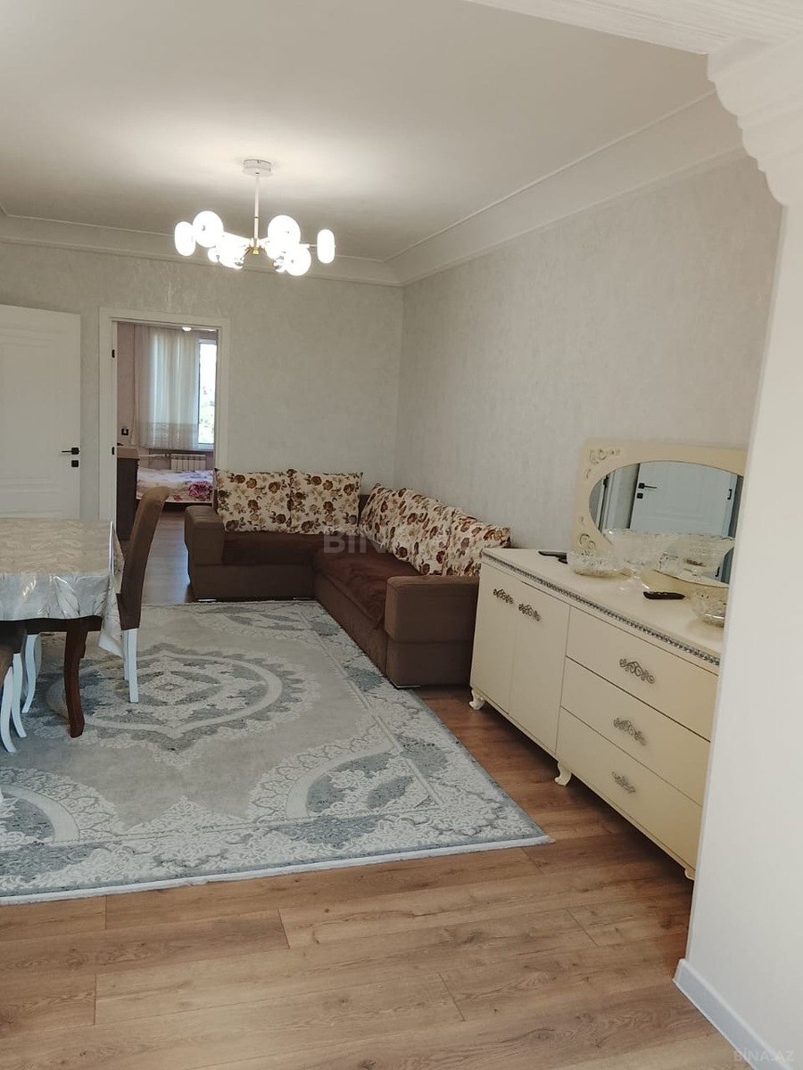 3 otaqlı Köhnə tikili, Neftçilər m., Bakı