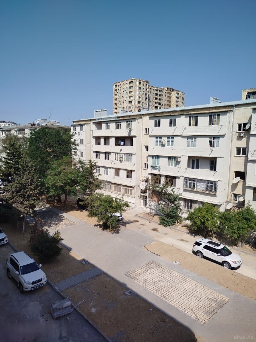 3 otaqlı Köhnə tikili, Xalqlar Dostluğu m., Bakı