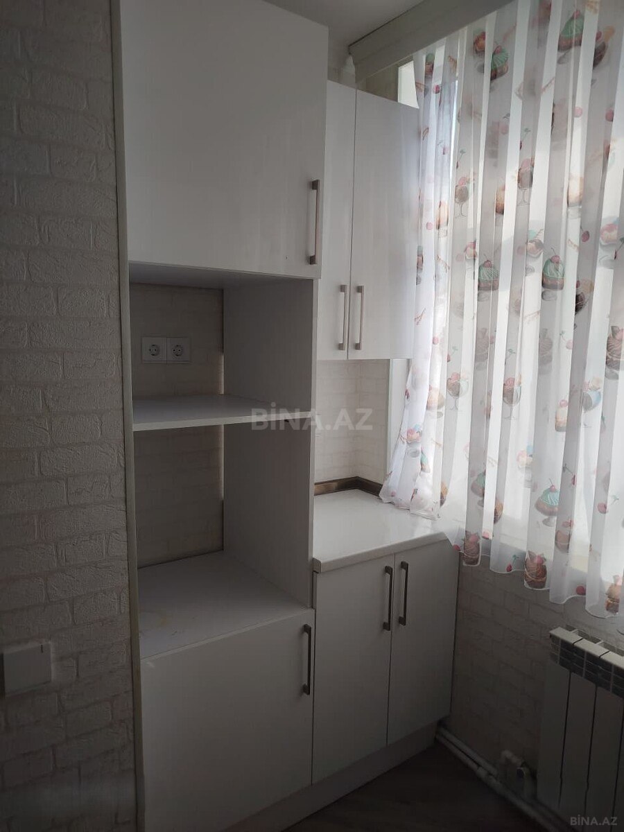 3 otaqlı Köhnə tikili, Xalqlar Dostluğu m., Bakı