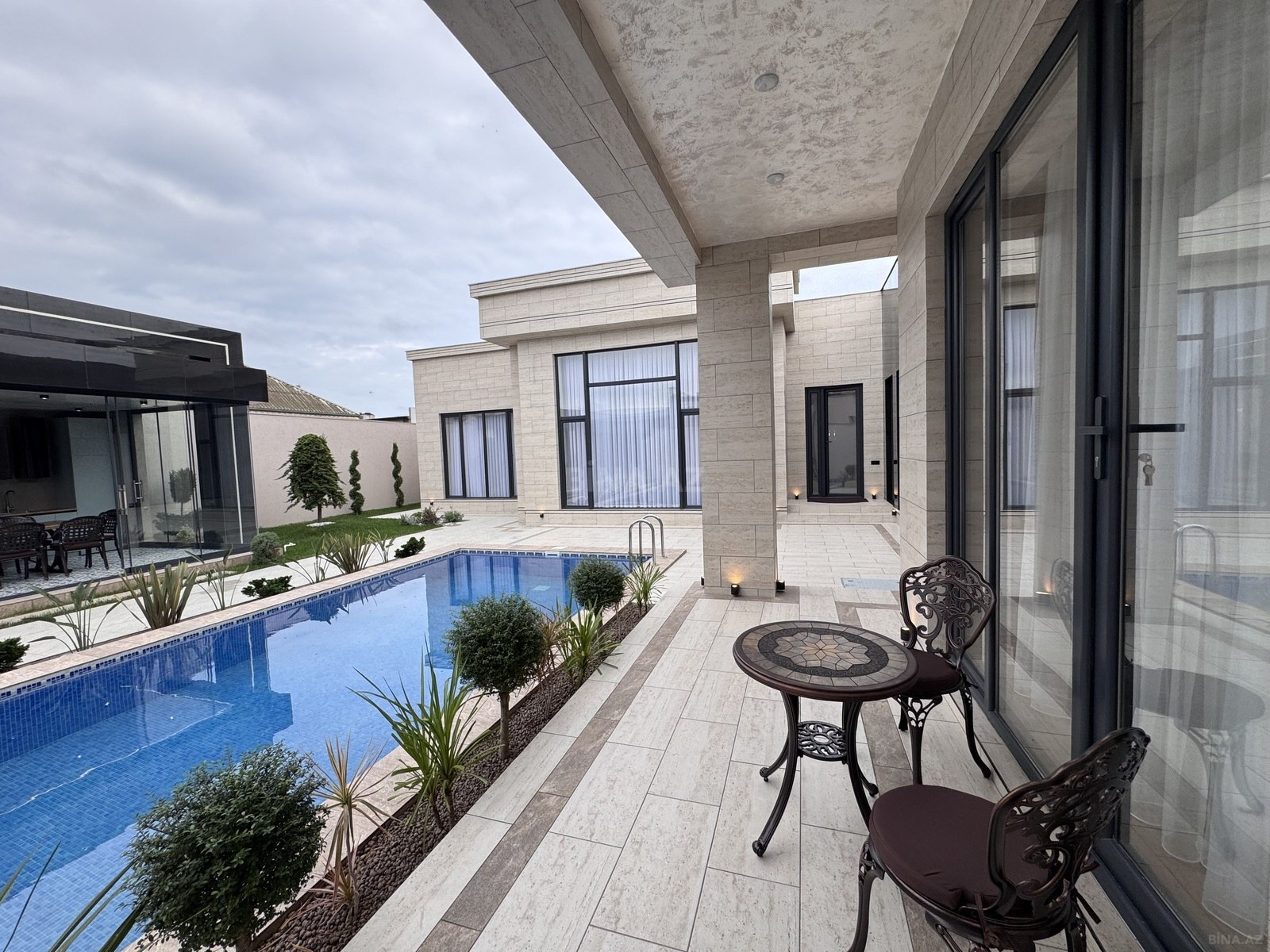 5 otaqlı Həyət evi/Bağ evi, Şüvəlan q., Bakı