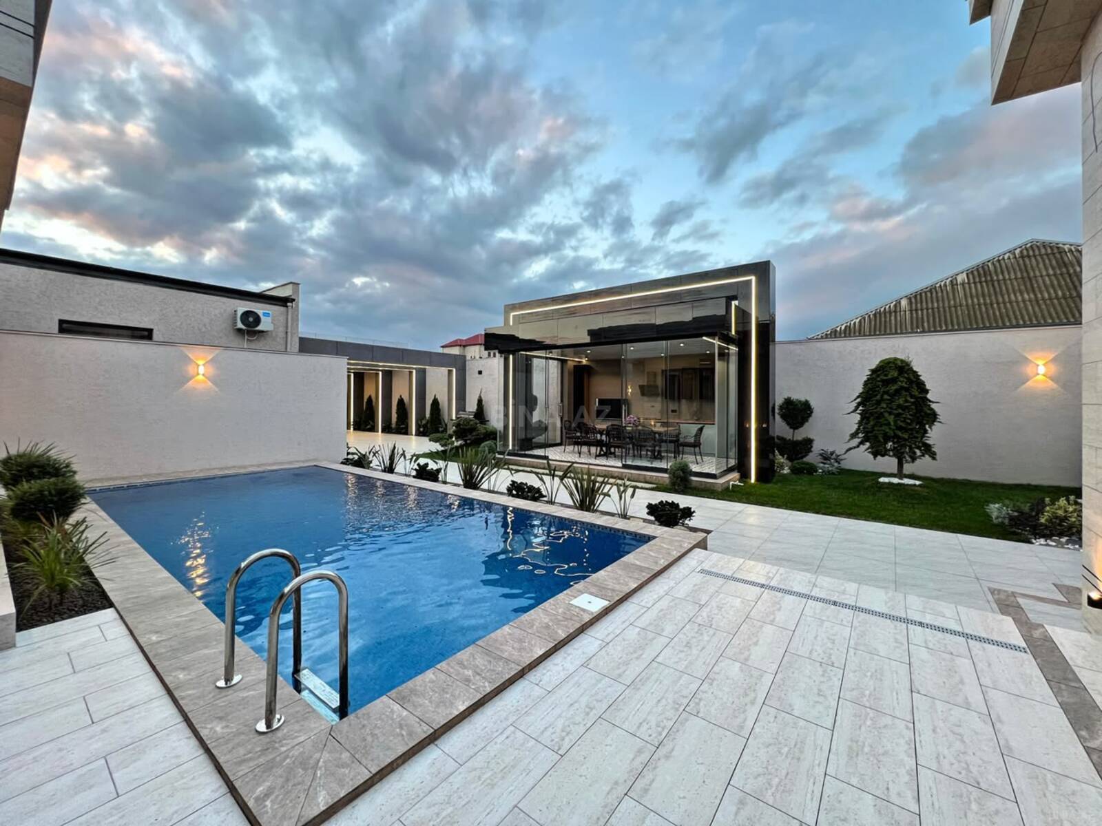 5 otaqlı Həyət evi/Bağ evi, Şüvəlan q., Bakı