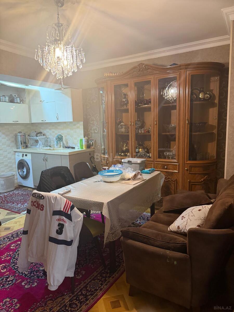 2 otaqlı Köhnə tikili, İnşaatçılar m., Bakı