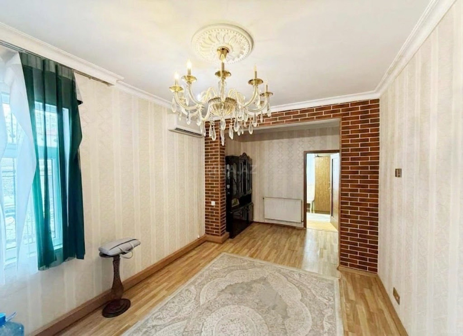 3 otaqlı Köhnə tikili, Memar Əcəmi m., Bakı