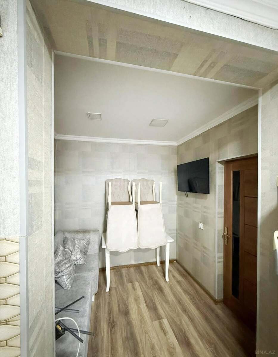 3 otaqlı Köhnə tikili, Memar Əcəmi m., Bakı