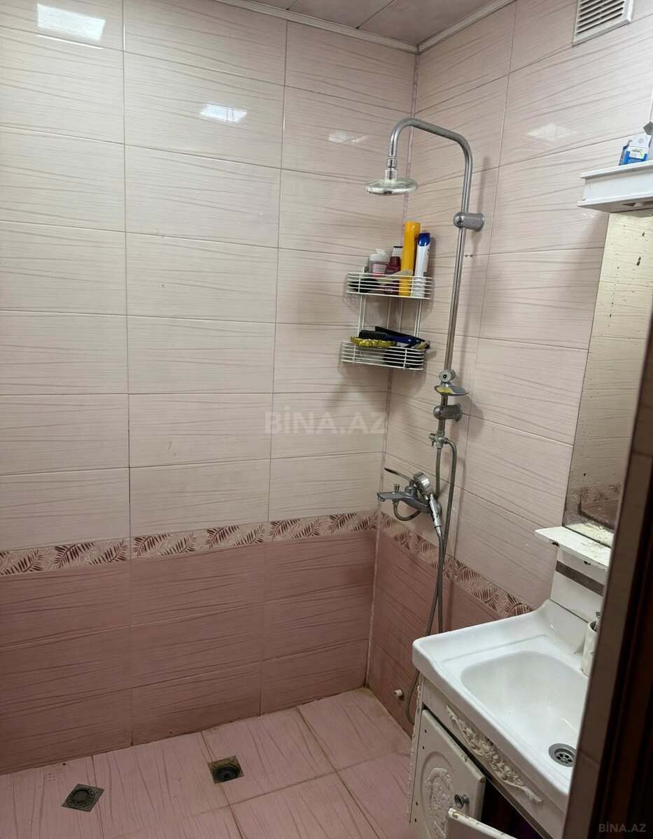 3 otaqlı Köhnə tikili, Memar Əcəmi m., Bakı