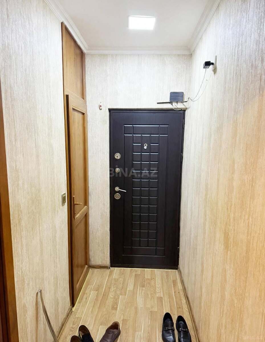 3 otaqlı Köhnə tikili, Memar Əcəmi m., Bakı
