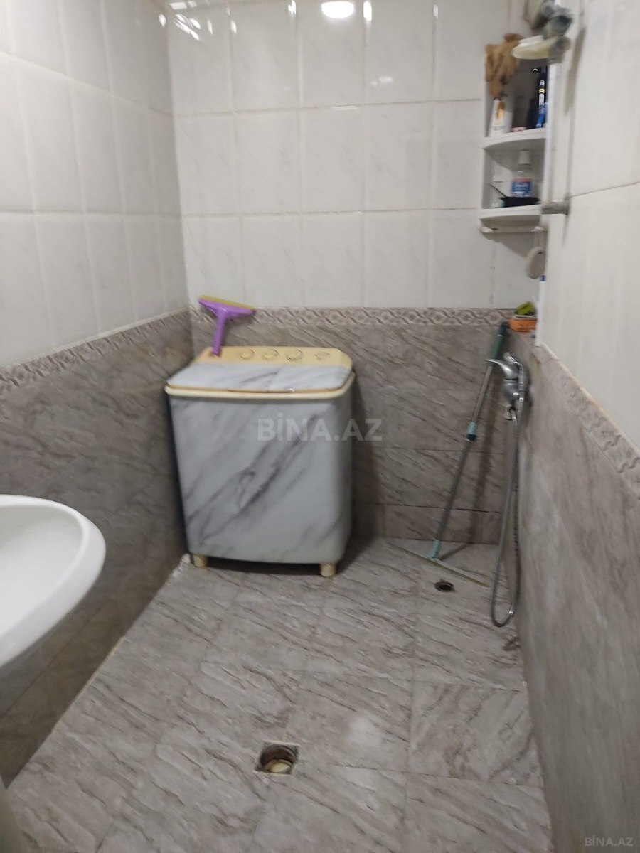 3 otaqlı Köhnə tikili, Bakıxanov q., Bakı
