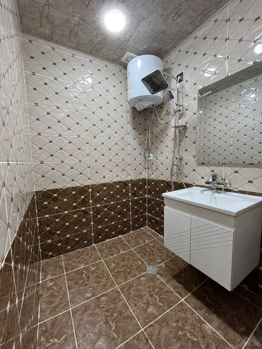 2 otaqlı Köhnə tikili, Memar Əcəmi m., Bakı