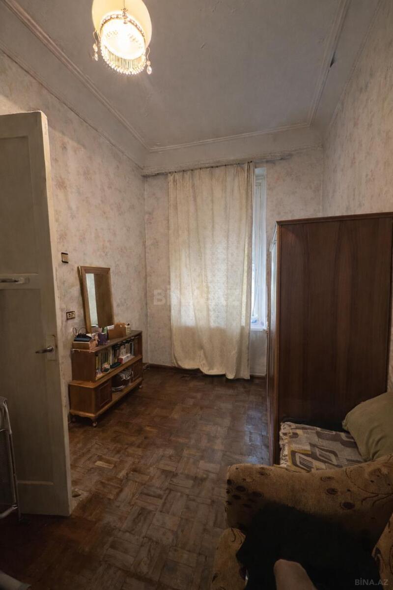 3 otaqlı Köhnə tikili, 28 May m., Bakı