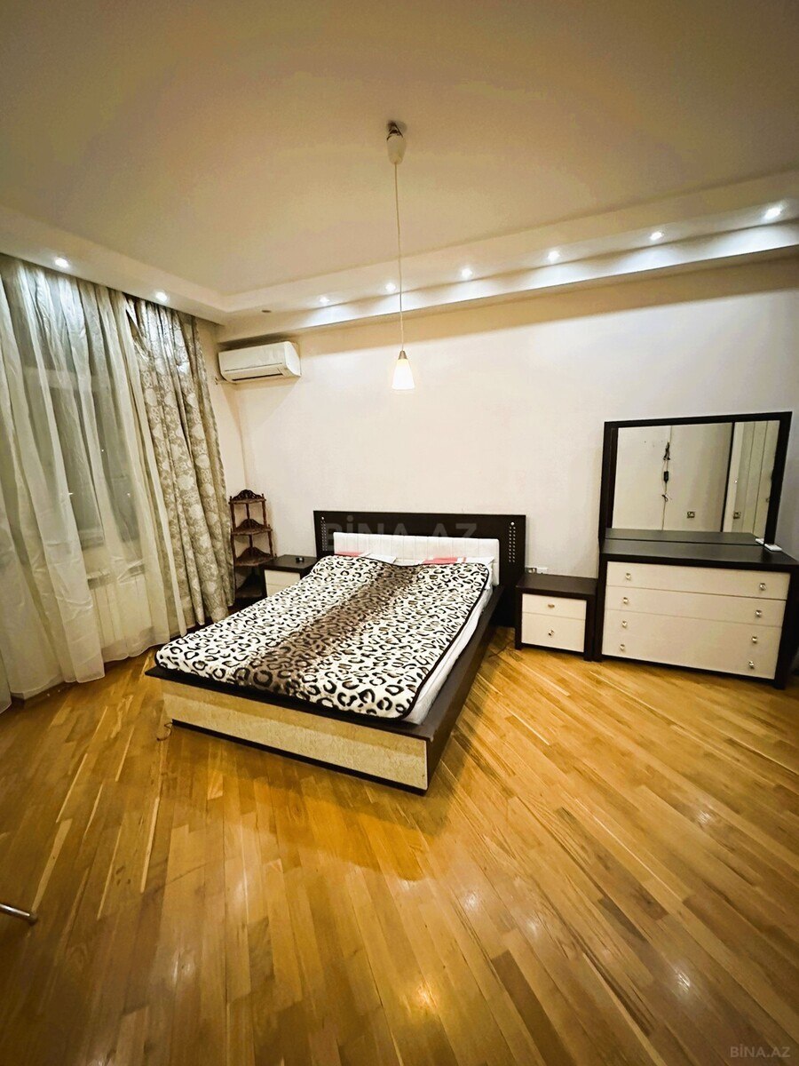 2 otaqlı Yeni tikili, 8 Noyabr m., Bakı