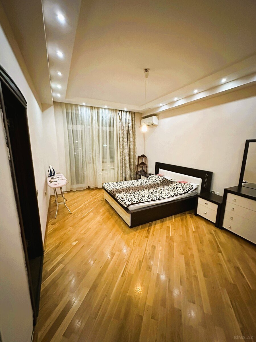 2 otaqlı Yeni tikili, 8 Noyabr m., Bakı