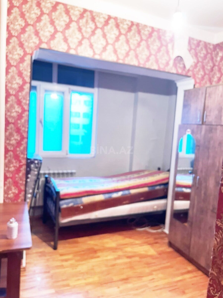 2 otaqlı Köhnə tikili, 8-ci mikrorayon q., Bakı