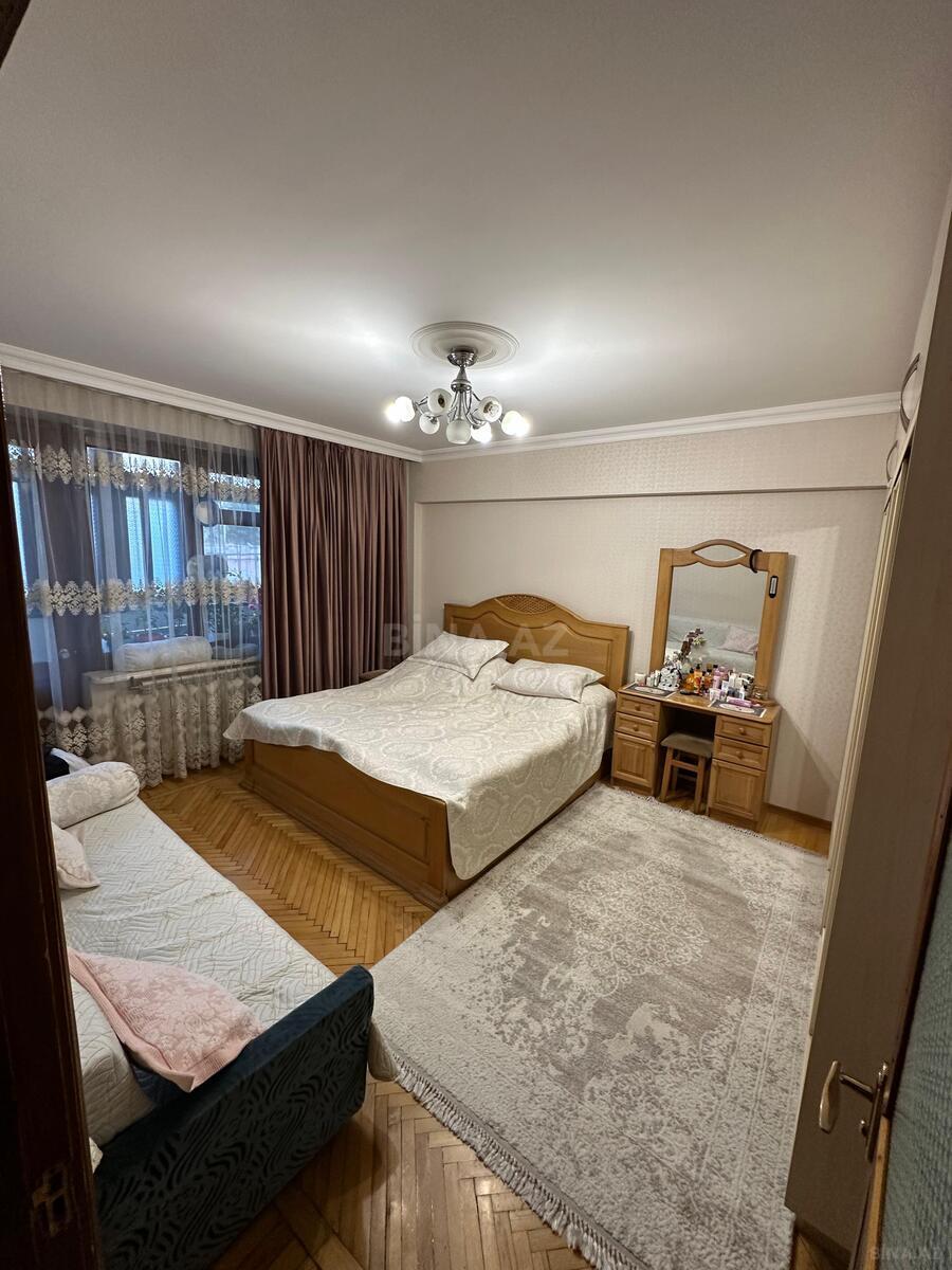 3 otaqlı Köhnə tikili, Əhmədli m., Bakı