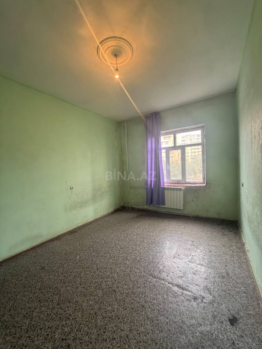 3 otaqlı Köhnə tikili, Massiv V q., Bakı