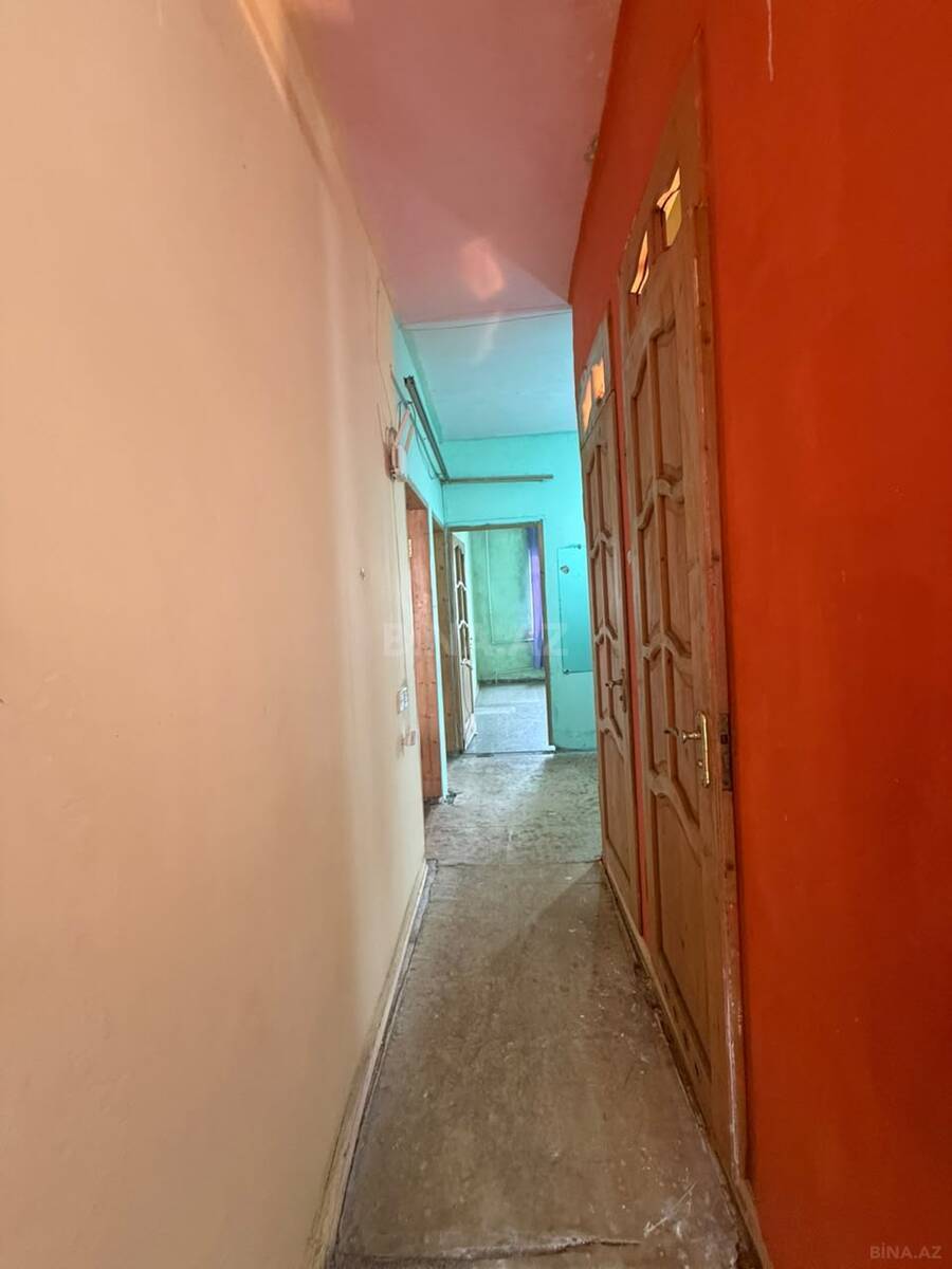 3 otaqlı Köhnə tikili, Massiv V q., Bakı