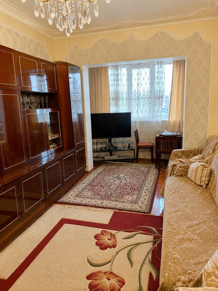 3 otaqlı Köhnə tikili, Əhmədli m., Bakı