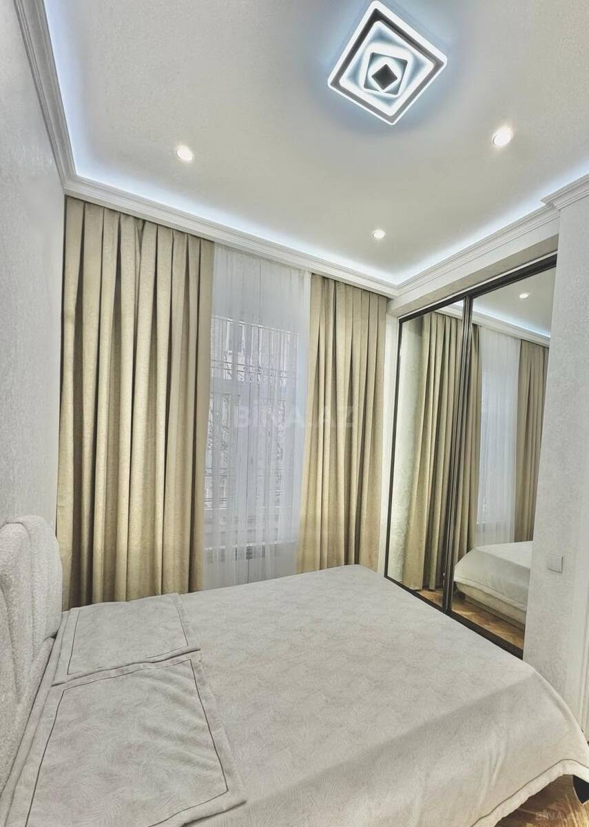 3 otaqlı Köhnə tikili, 28 May m., Bakı