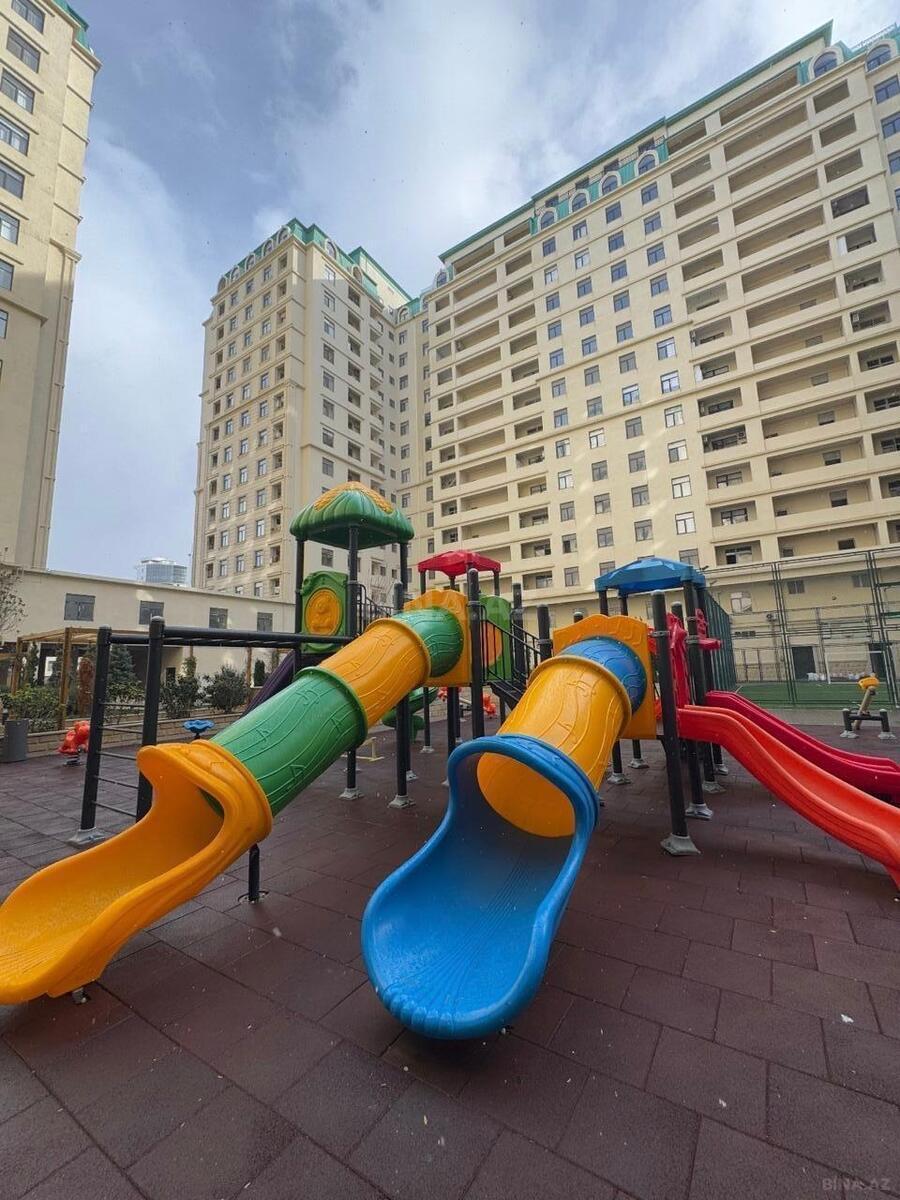 3 otaqlı Yeni tikili, 28 May m., Bakı