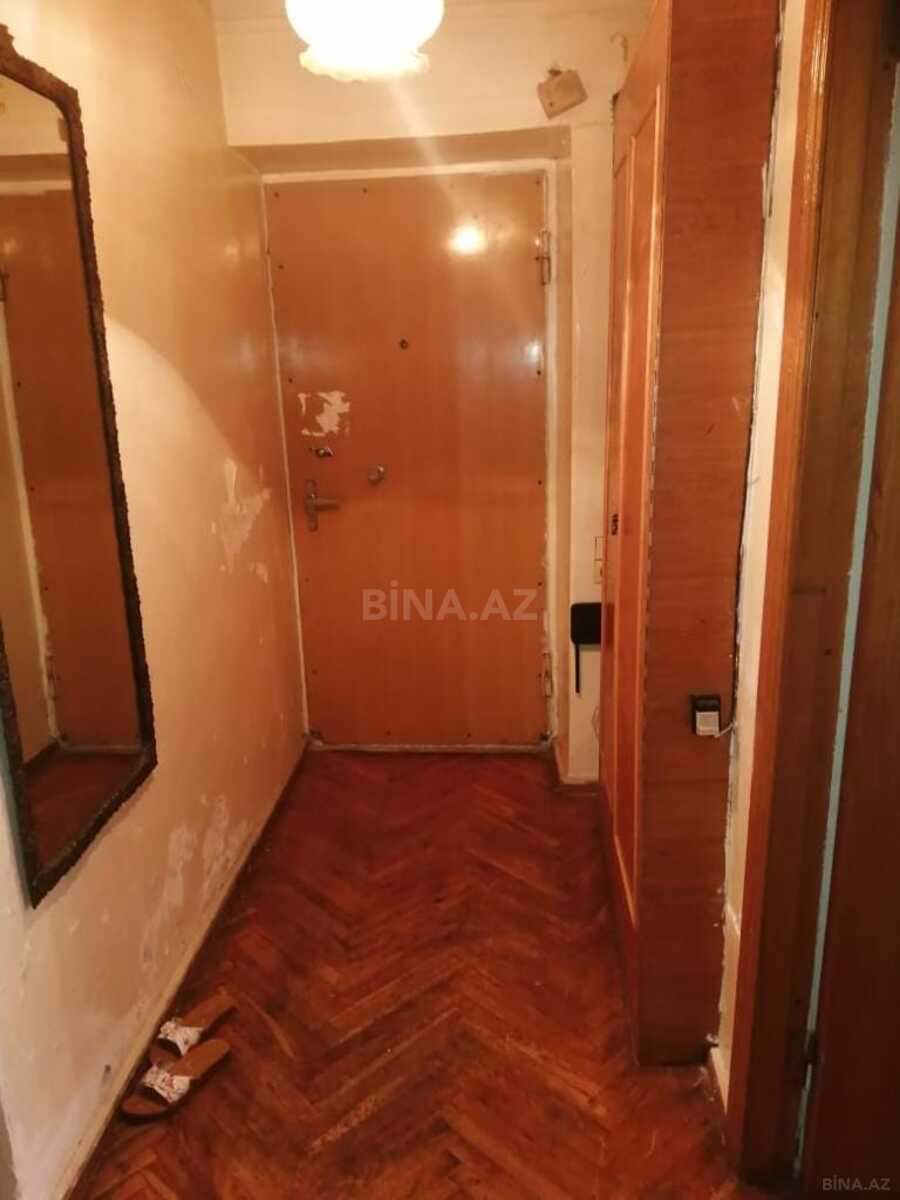 3 otaqlı Köhnə tikili, Elmlər Akademiyası m., Bakı