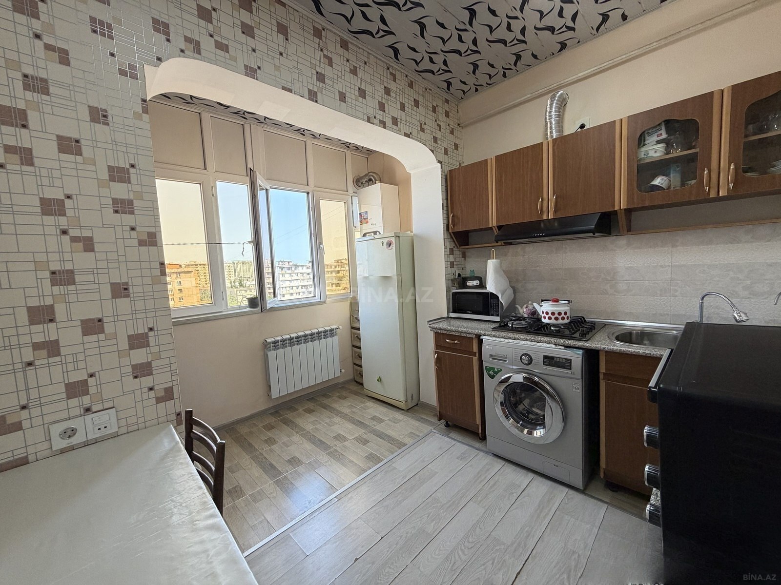 2 otaqlı Köhnə tikili, Xalqlar Dostluğu m., Bakı