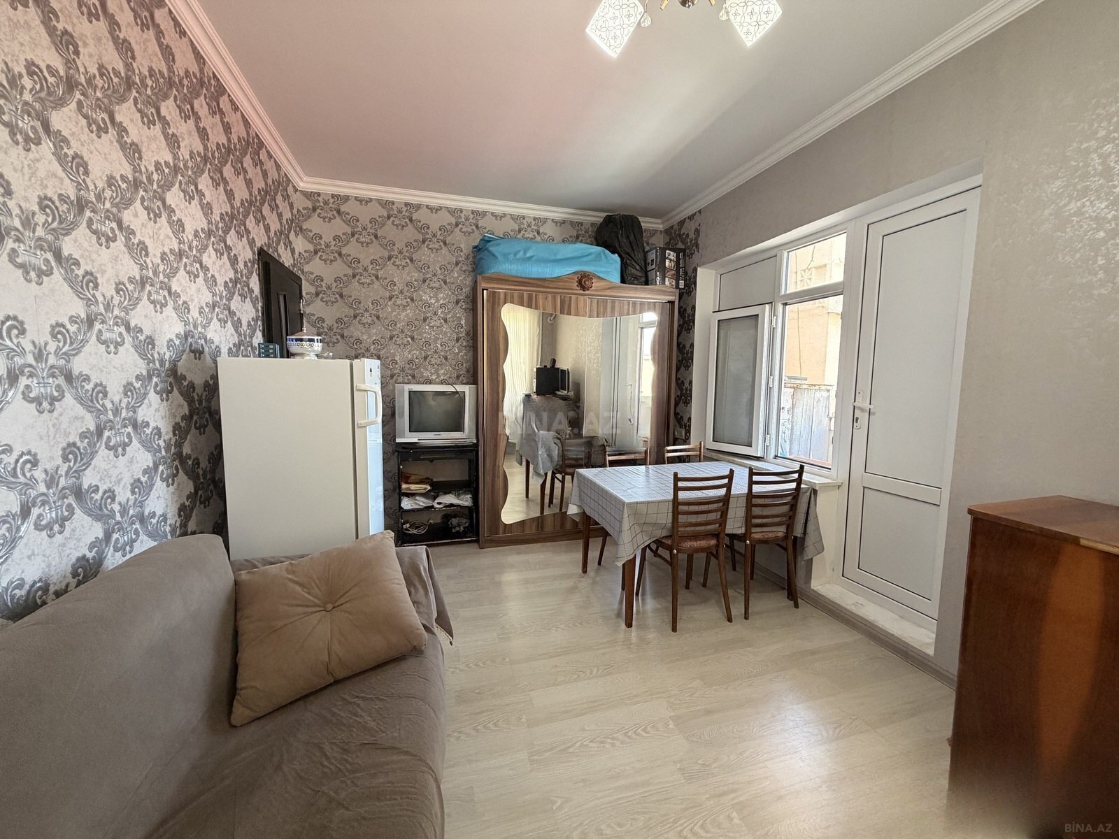 2 otaqlı Köhnə tikili, Xalqlar Dostluğu m., Bakı
