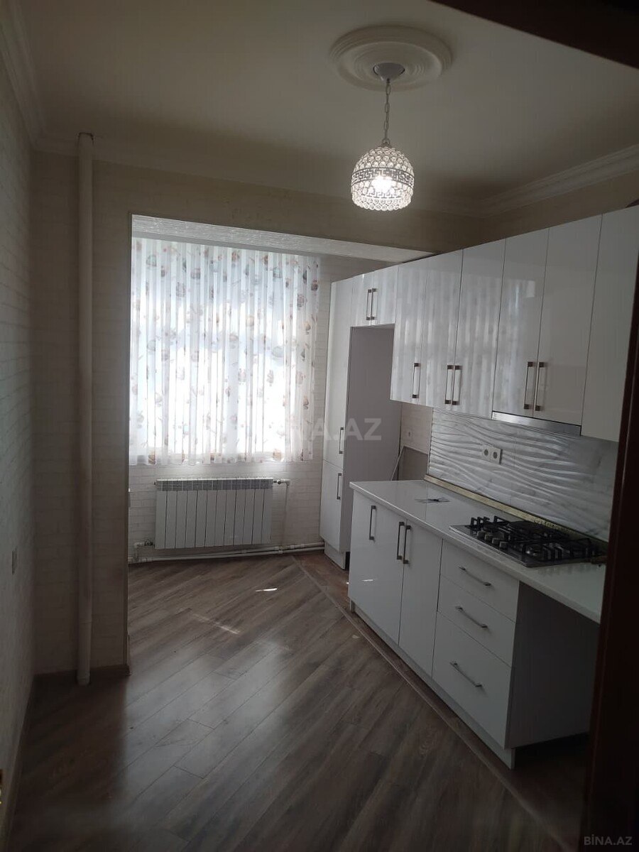 3 otaqlı Köhnə tikili, Xalqlar Dostluğu m., Bakı