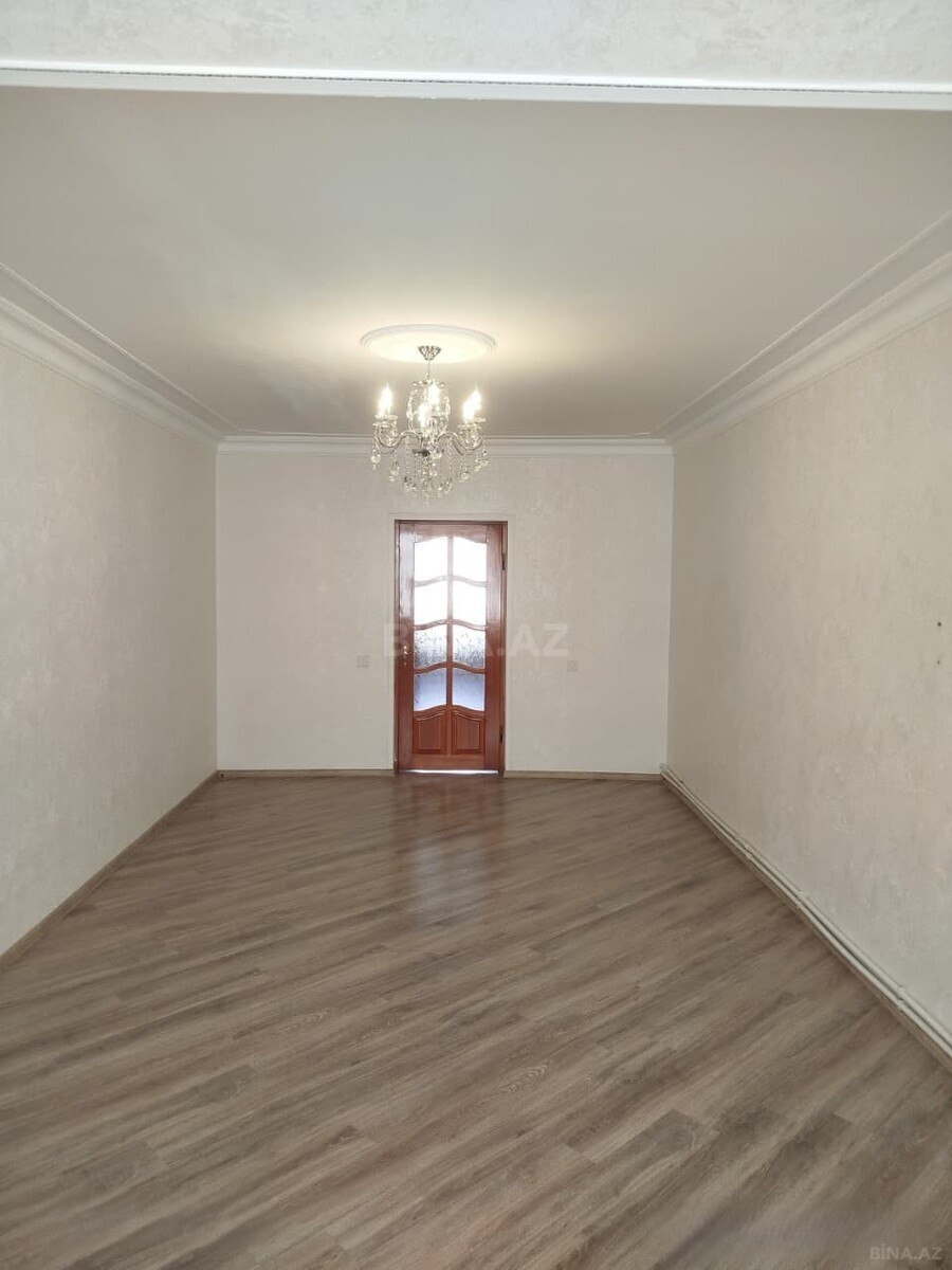 3 otaqlı Köhnə tikili, Xalqlar Dostluğu m., Bakı