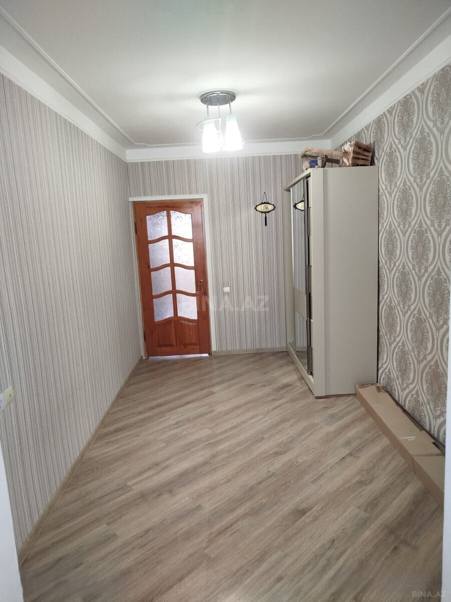 3 otaqlı Köhnə tikili, Xalqlar Dostluğu m., Bakı