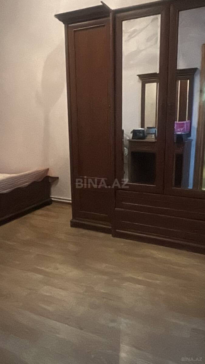 3 otaqlı Köhnə tikili, Qara Qarayev m., Bakı