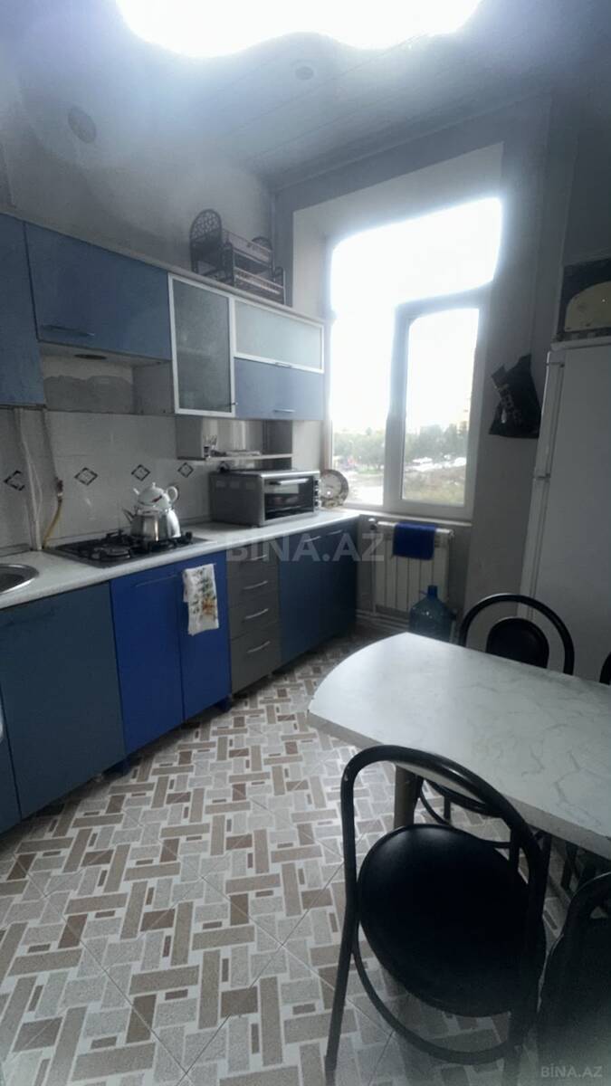 3 otaqlı Köhnə tikili, Qara Qarayev m., Bakı