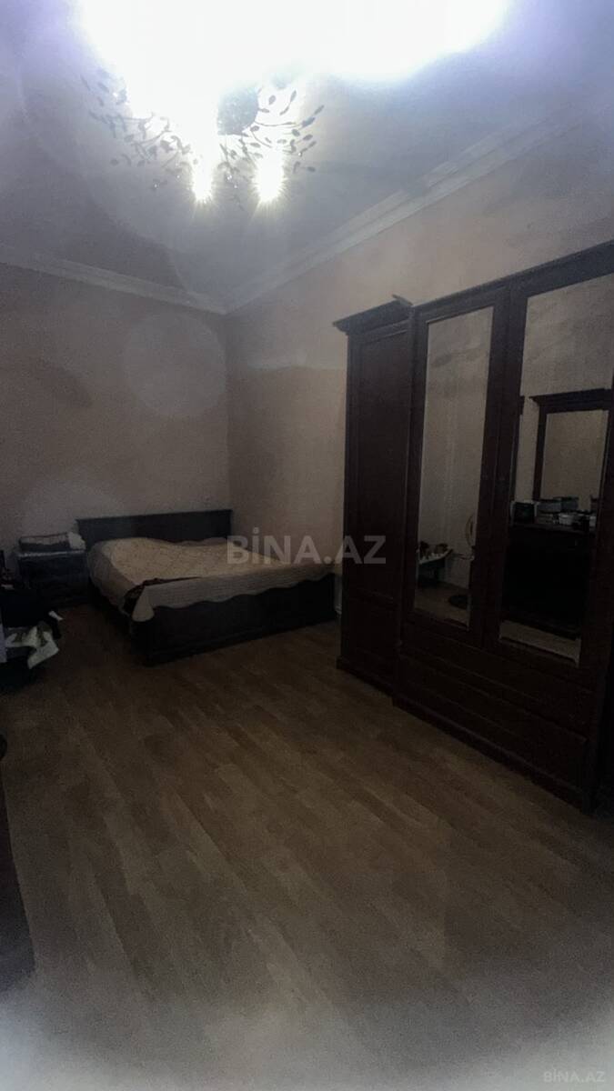 3 otaqlı Köhnə tikili, Qara Qarayev m., Bakı