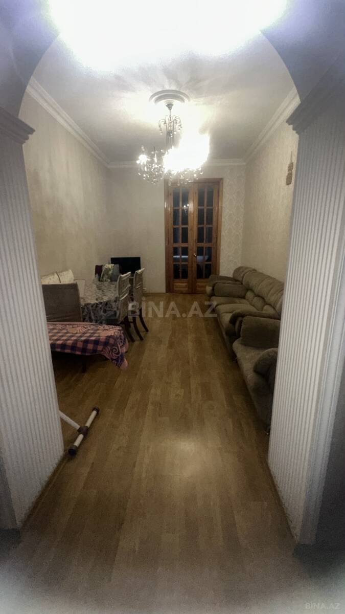3 otaqlı Köhnə tikili, Qara Qarayev m., Bakı