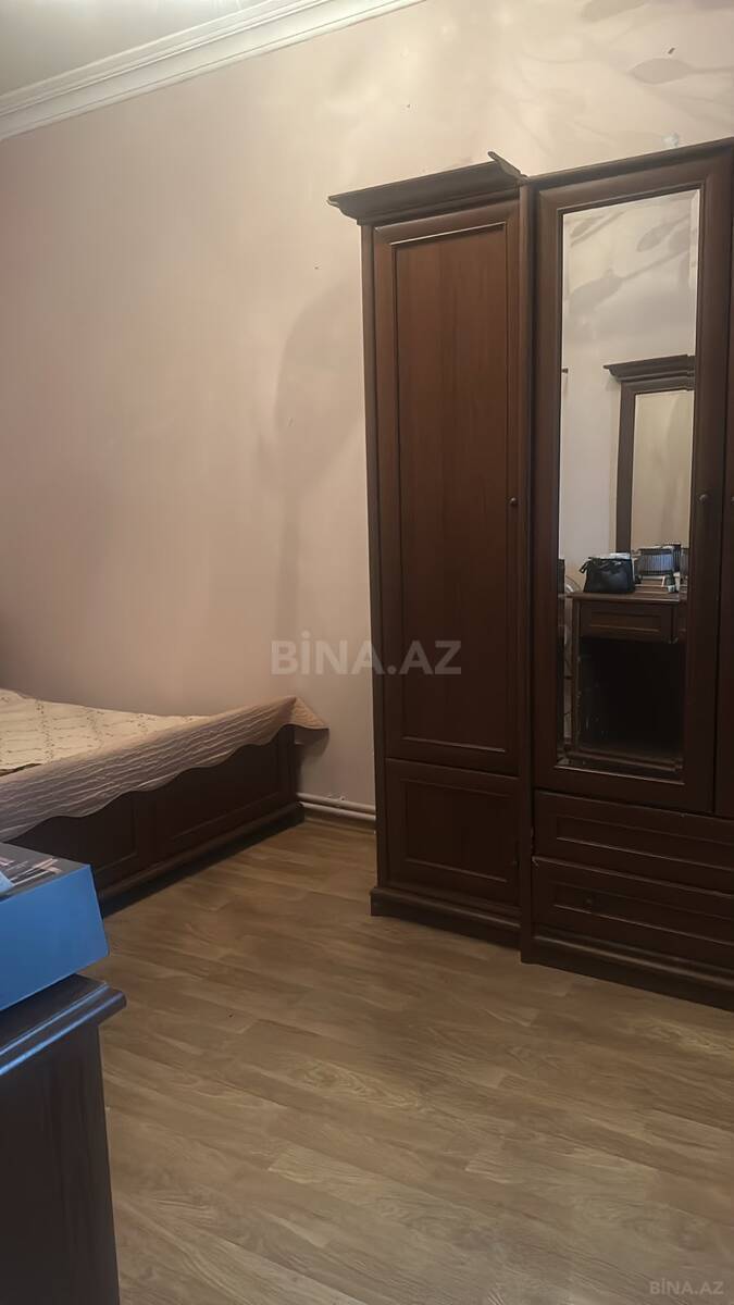 3 otaqlı Köhnə tikili, Qara Qarayev m., Bakı