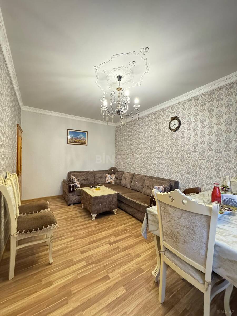4 otaqlı Köhnə tikili, 7-ci mikrorayon q., Bakı