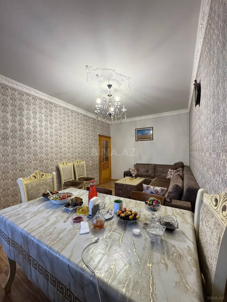 4 otaqlı Köhnə tikili, 7-ci mikrorayon q., Bakı