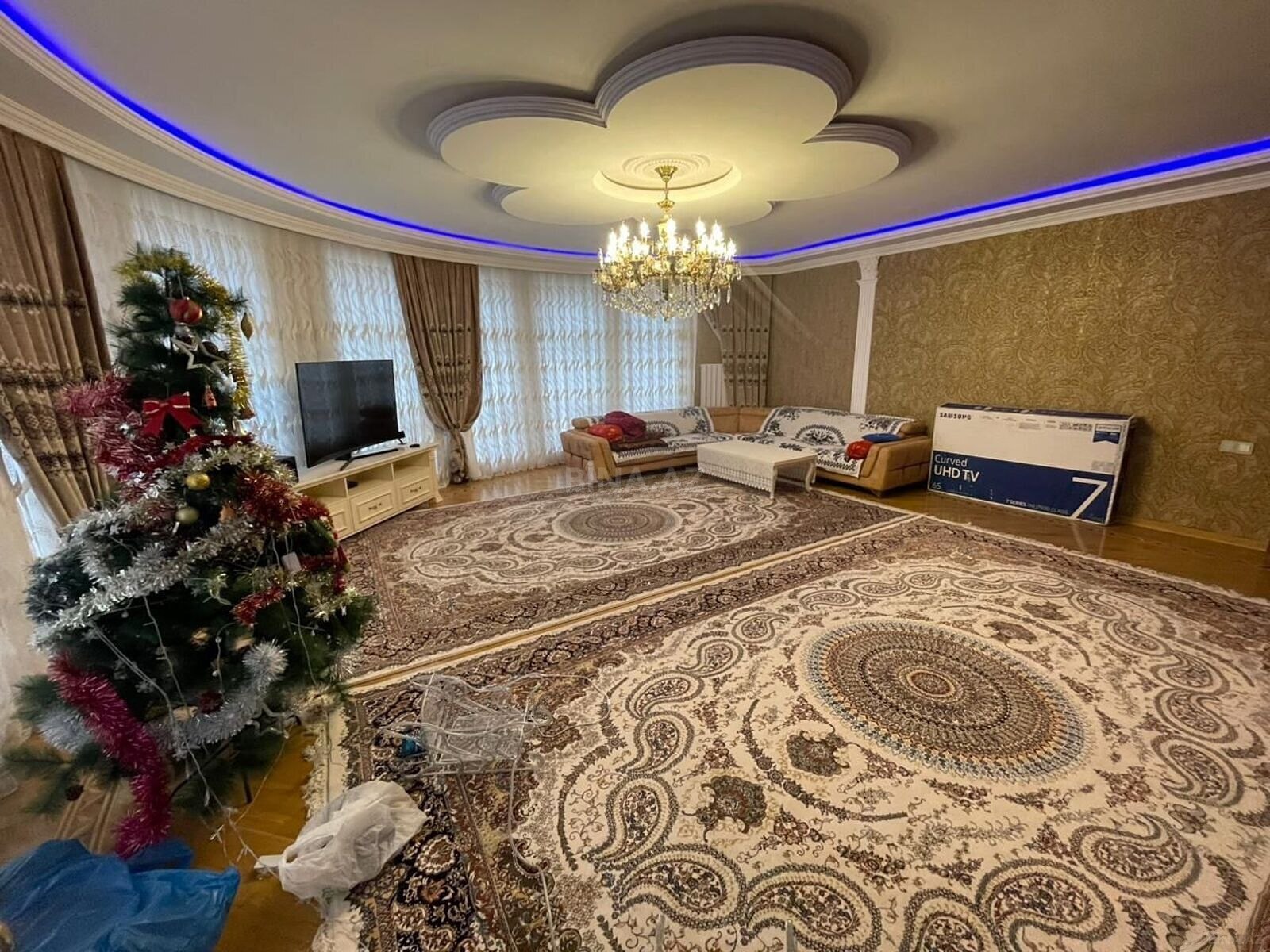 3 otaqlı Yeni tikili, Şah İsmayıl Xətai m., Bakı