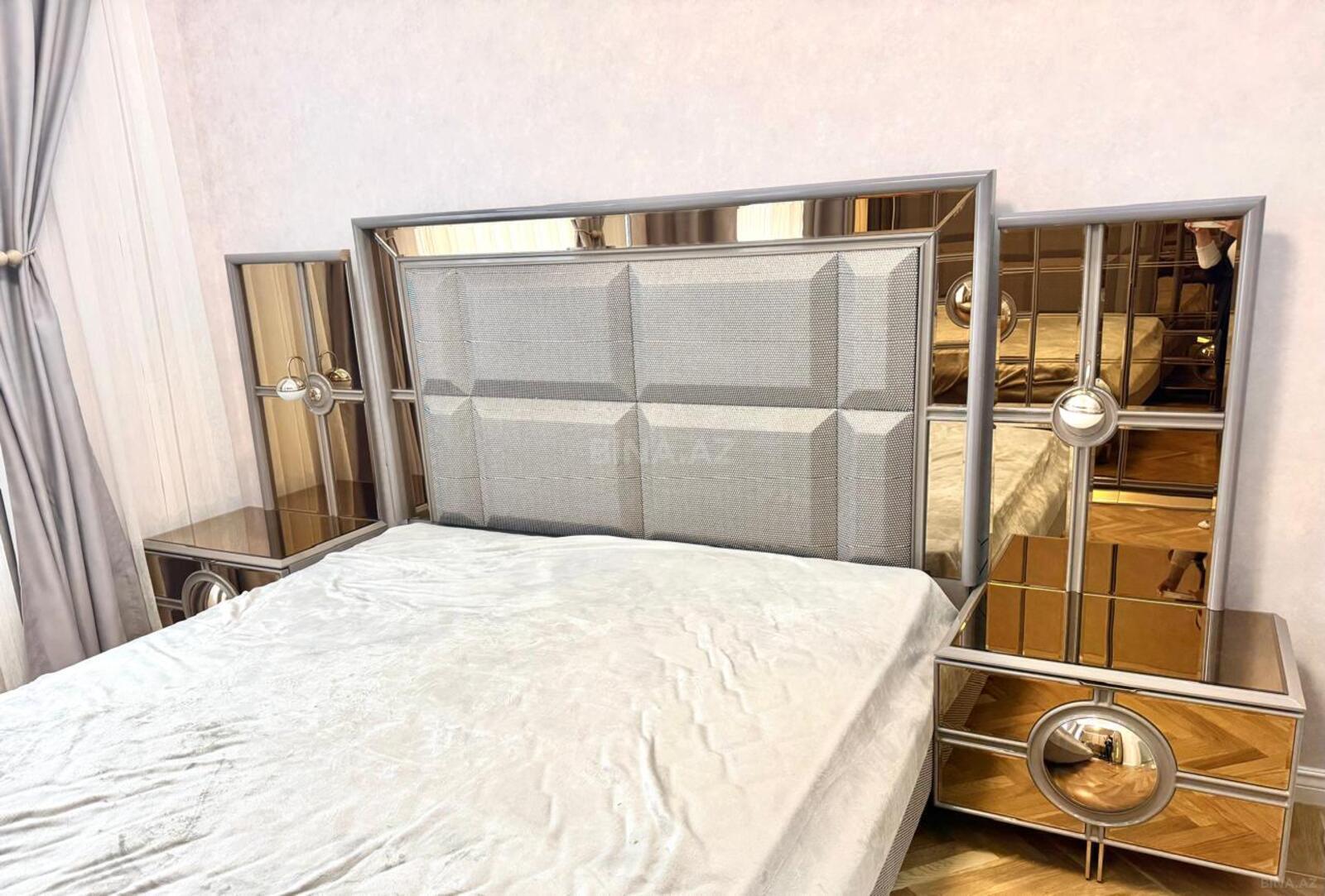 3 otaqlı Köhnə tikili, 28 May m., Bakı